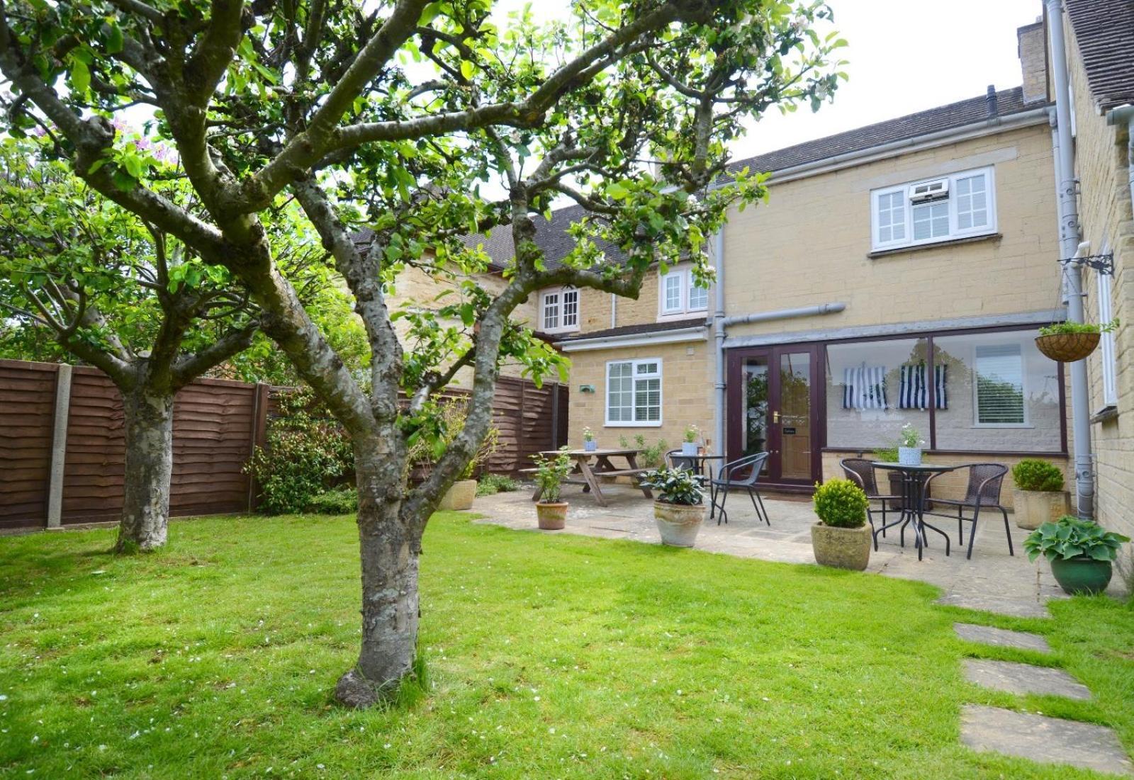 Yew Tree House * Woodstock